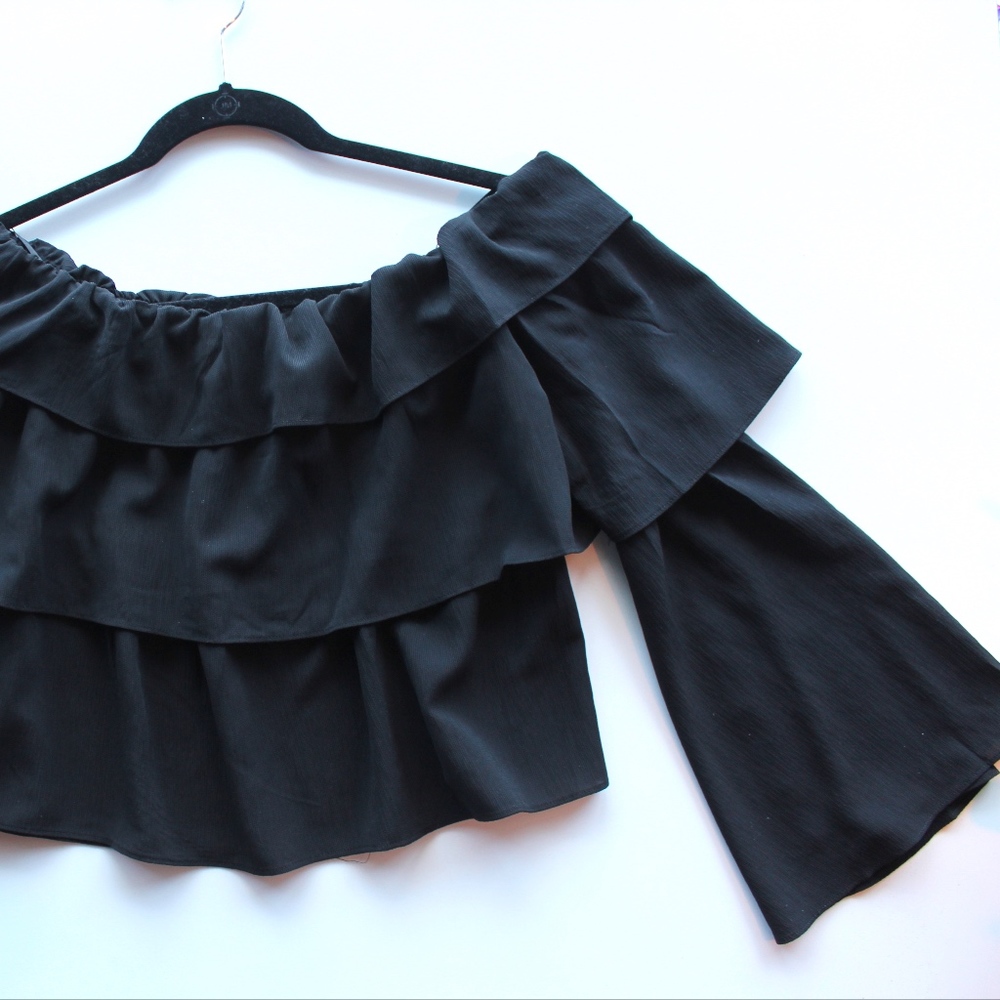 NEW! STOREE | OFF THE SHOULDER RUFFLE TOP